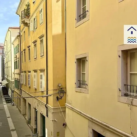 Oltremare - Cavana Trieste